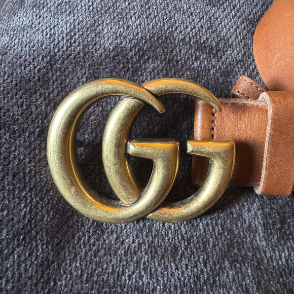 Men's Gucci Brown Leather Belt with Gold Buckle - Picture 2 of 6